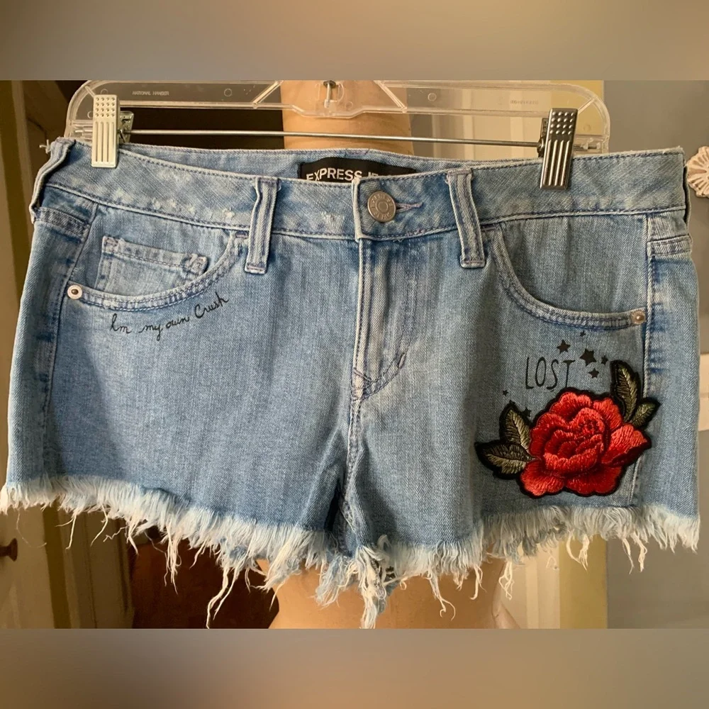 Express distressed Embroidered Jeans Shorts size 6